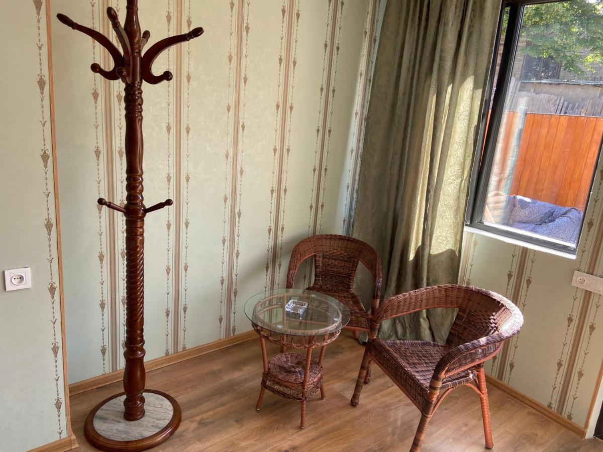 Nina'S Corner Apartment Borjomi ภายนอก รูปภาพ