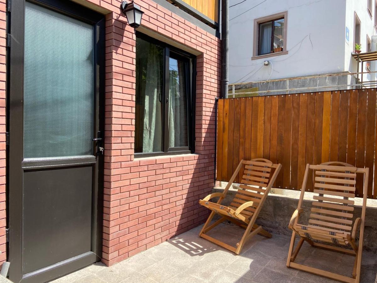 Nina'S Corner Apartment Borjomi ภายนอก รูปภาพ